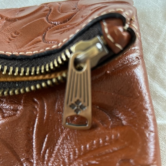 NWT, Patricia Nash tooled leather wristlet - Picture 11 of 15